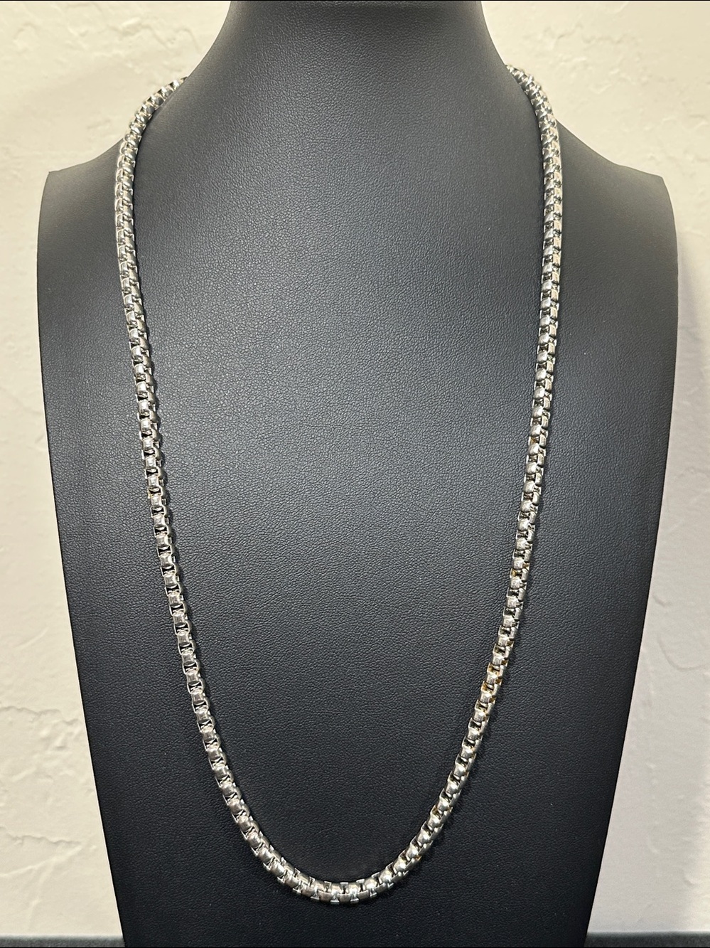 Classic Silver-Tone Round Box Chain Necklace 25.5”